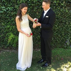 Max White/Champagne Sparkly Dress